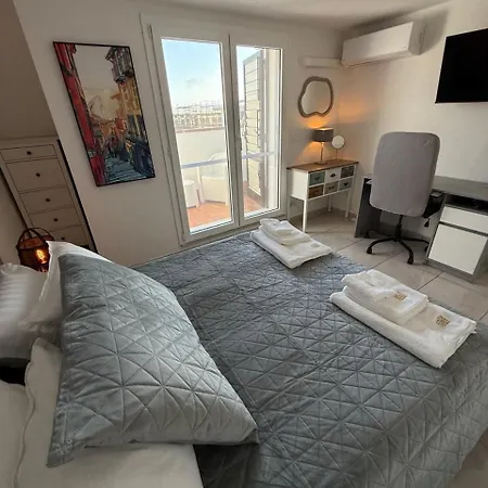 Montepaone Apartment *